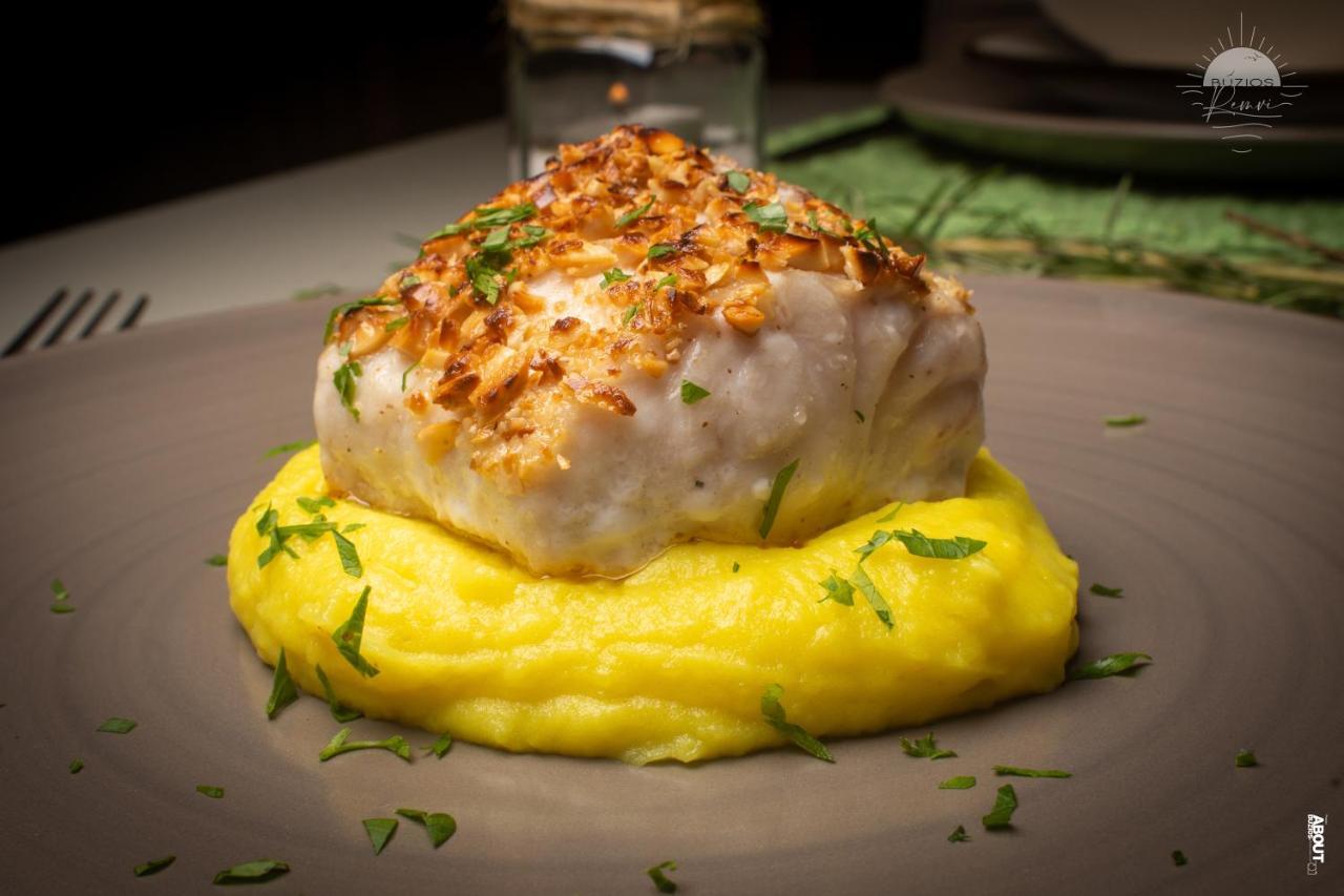 Pousada Praia João Fernandes Búzios Exterior foto A chicken breast with mashed potatoes